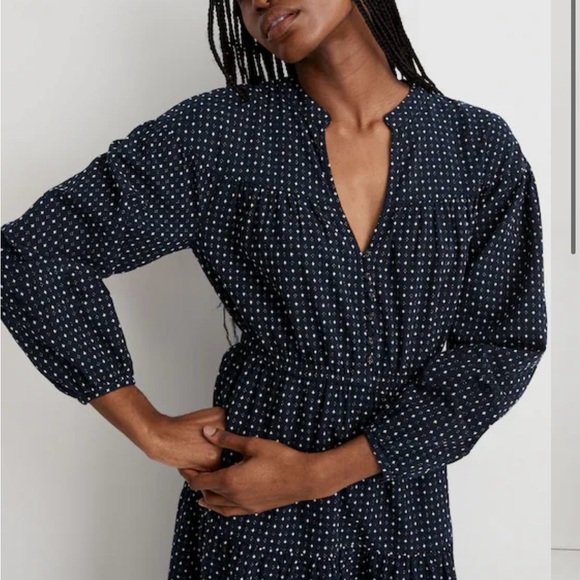 Madewell Dresses & Skirts - Madewell Dobby V-Neck Tiered Midi Dress in size M
